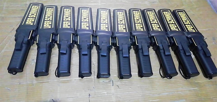 手持金屬探測器守護(hù)校園安全